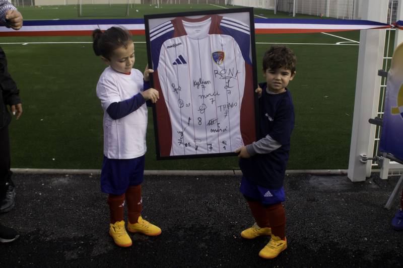 SAMEDI APRÈS MIDI, LE PÈRE NOEL EST PASSÉE AU MGFC !