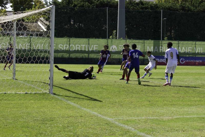 U15 R : COMBATIVITÉ ET ESPOIR MALGRÉ LA DÉFAITE CONTRE L’OM