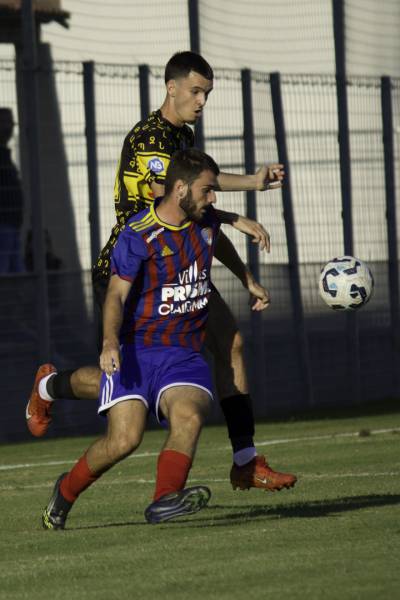 R1-J3 : BELLE VICTOIRE DES PHOENIX À DOMICILE !
