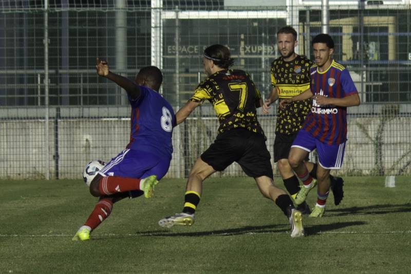 R1-J3 : BELLE VICTOIRE DES PHOENIX À DOMICILE !