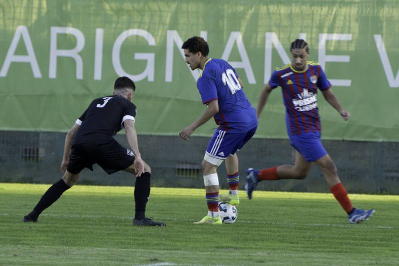 R1-J9 : RÉCEPTION DE SIX FOURS LE BRUSC