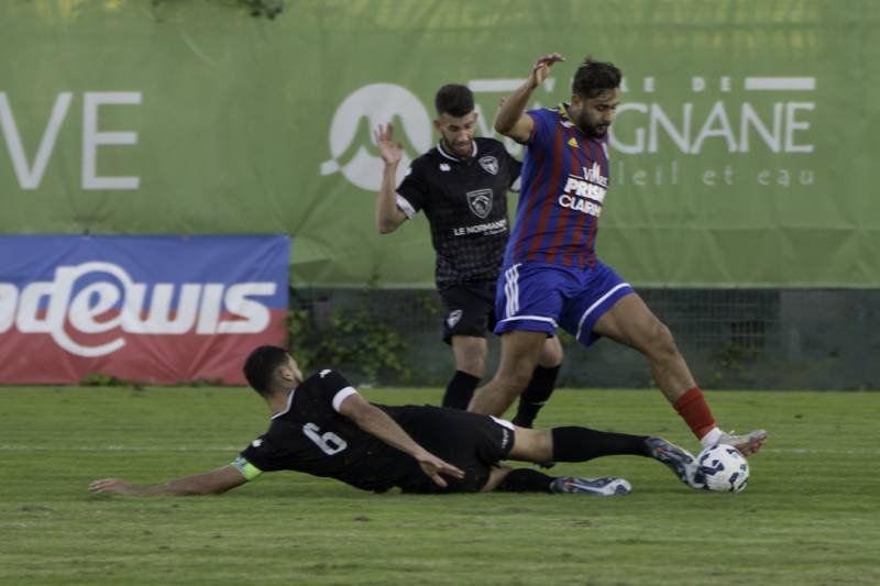 R1-J9 : RÉCEPTION DE SIX FOURS LE BRUSC