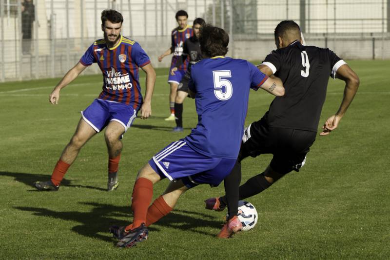 R1-J9 : RÉCEPTION DE SIX FOURS LE BRUSC