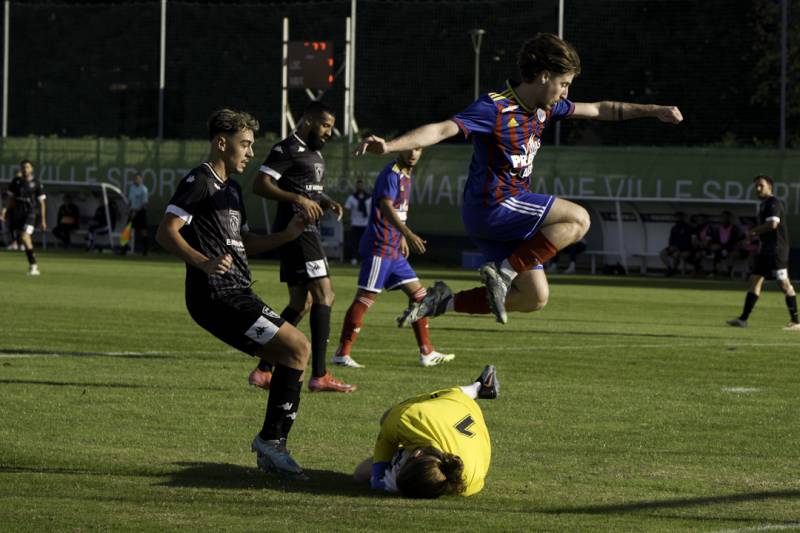 R1-J9 : RÉCEPTION DE SIX FOURS LE BRUSC