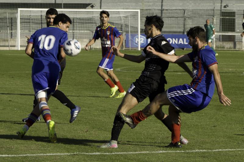 R1-J9 : RÉCEPTION DE SIX FOURS LE BRUSC