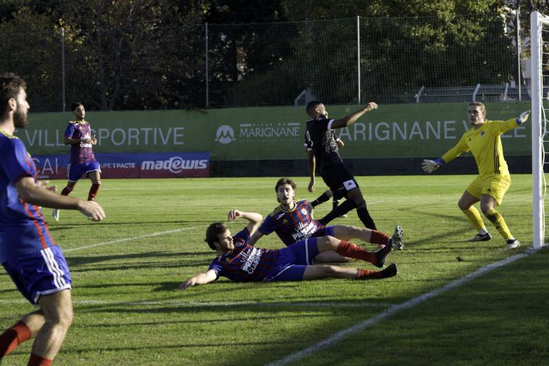 R1-J9 : RÉCEPTION DE SIX FOURS LE BRUSC