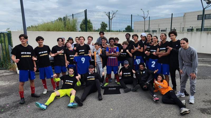 LES U17 D1 CHAMPIONS ET PROMUS EN U18 R2 !