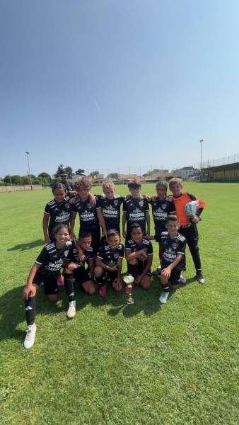 LES U10 FINALISTES DU TOURNOI À ARLES !
